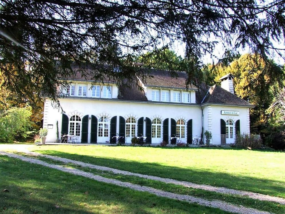 Auberge Du Lac De Mondon Mailhac-sur-Benaize Zewnętrze zdjęcie